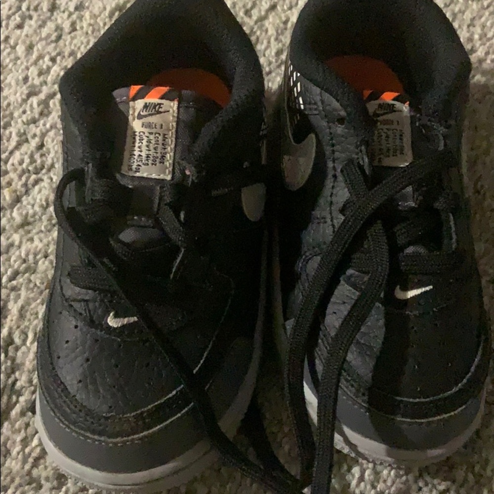Nike Kids Black and Gray Sneakers